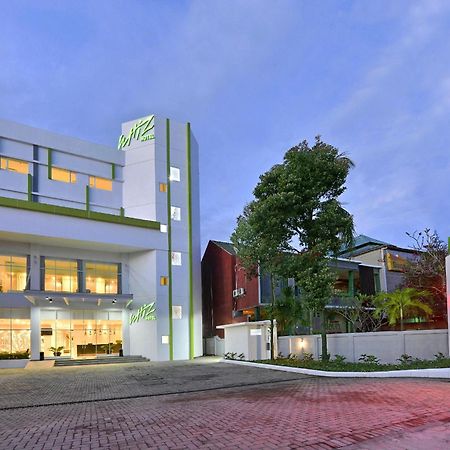 Whiz Prime Hotel Sudirman ชีลาชัป ภายนอก รูปภาพ