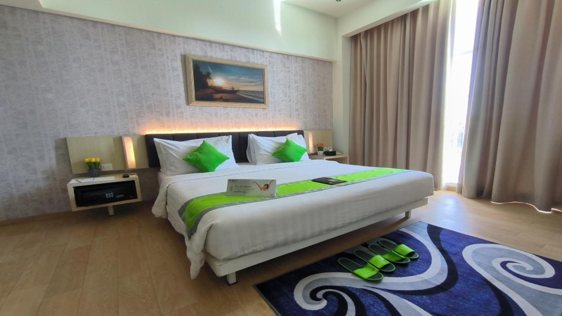 Whiz Prime Hotel Sudirman ชีลาชัป ภายนอก รูปภาพ