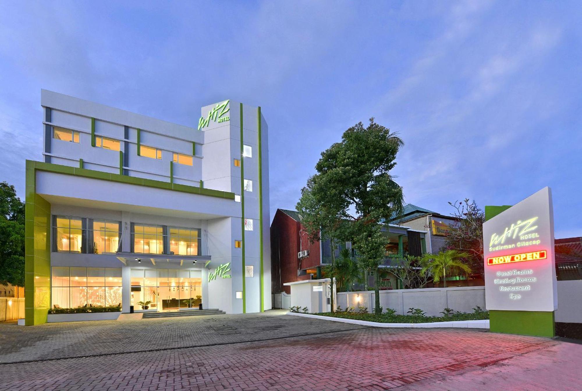 Whiz Prime Hotel Sudirman ชีลาชัป ภายนอก รูปภาพ