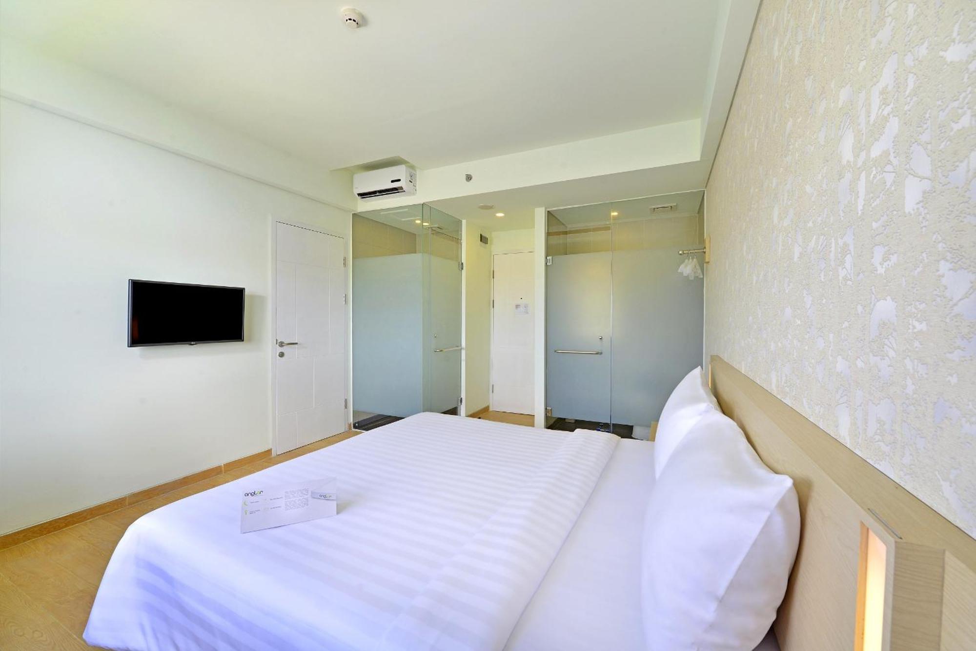 Whiz Prime Hotel Sudirman ชีลาชัป ภายนอก รูปภาพ